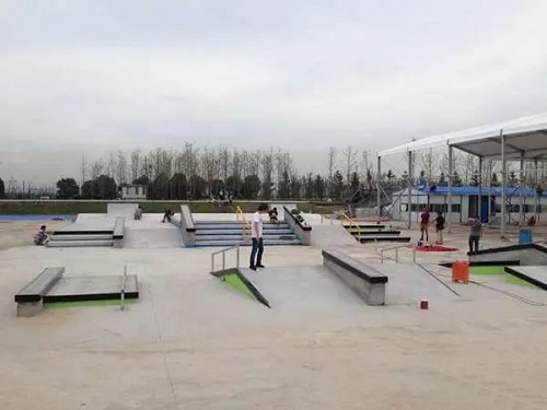 為什么要租賃板場道具而不是直接建造個滑板場？